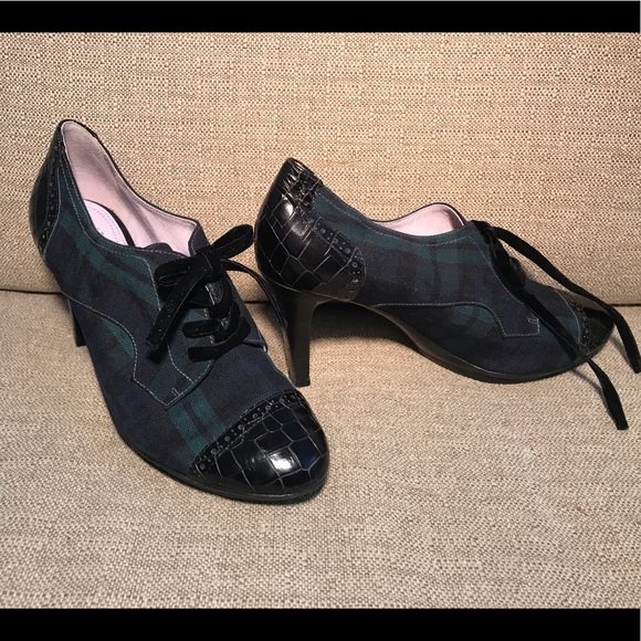 Johnston & Murphy Shoes - Johnston and Murphy Women’s Lani Plaid Heels.